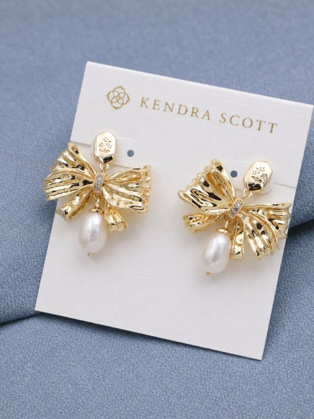 Kendra Scott x LoveShackFancy Pearl Bow Earrings - Gold & White Pearl